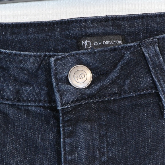 New Directions Women's Dark Wash Blue Distressed Sequin Casual Denim Jeans NWT - Picture 2 of 10